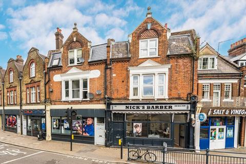 2 bedroom flat to rent, London Road, Twickenham TW1