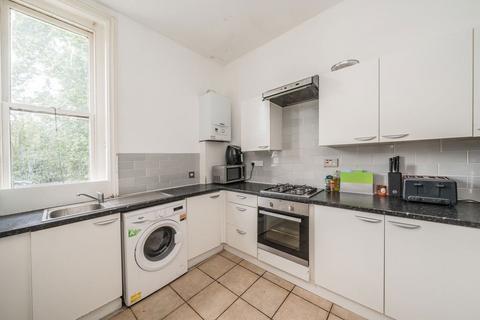 2 bedroom flat to rent, London Road, Twickenham TW1