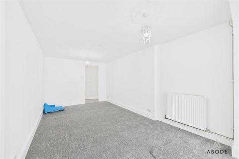 Flat, 99 High Street, Uttoxeter, ST14 7JJ