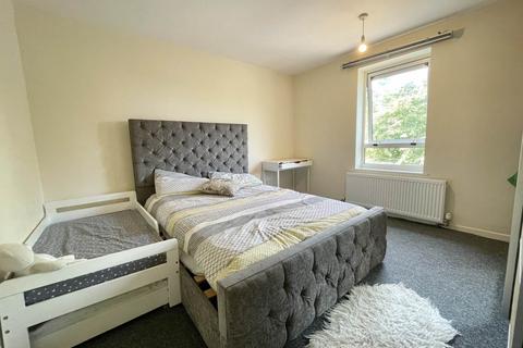 3 bedroom end of terrace house for sale, Olympic Close, Luton LU3