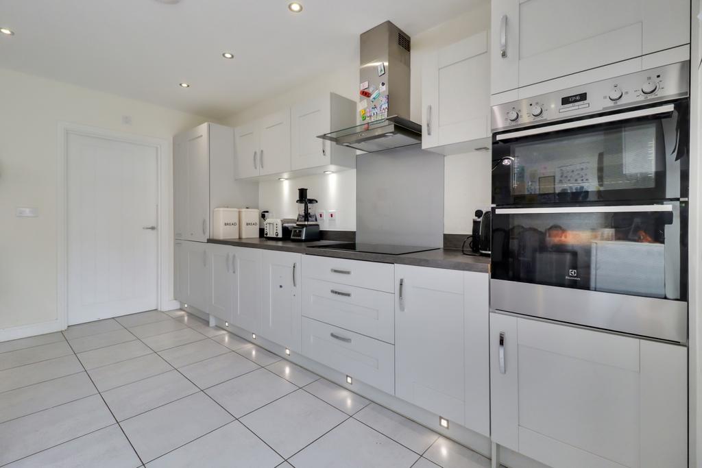 Kitchen-V