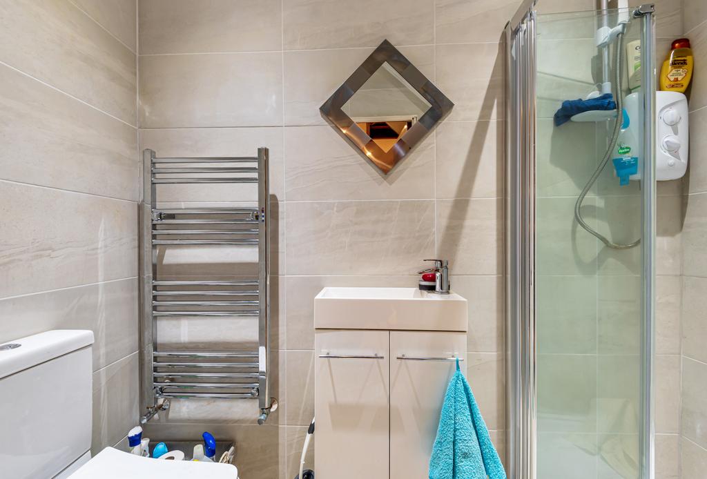 D.S Shower Room