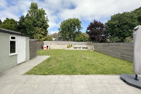 61 Brackendale Road, Queens Park, Bournemouth, BH8 9HZ