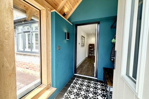 61 Brackendale Road, Queens Park, Bournemouth, BH8 9HZ