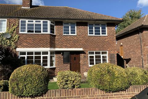 Flat, 3 Wilmer Close, Kingston Upon Thames, KT2 5LX