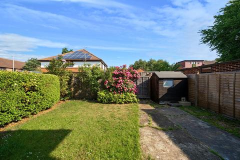 Flat, 3 Wilmer Close, Kingston Upon Thames, KT2 5LX