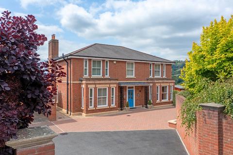 West Winds, 5 The Mount, Monmouth, NP25 3AB