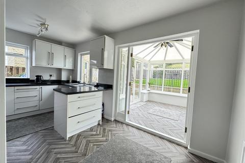 3 bedroom semi-detached house for sale, Ingdale Drive, Holmfirth HD9