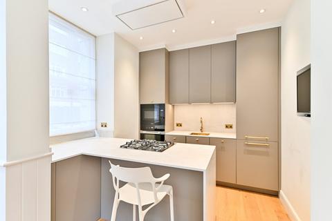 1 bedroom flat for sale, Ennismore Gardens, Knightsbridge, London