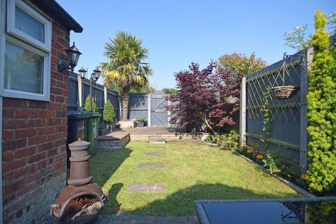 2 bedroom terraced house for sale, Kings Avenue, King's Lynn PE30