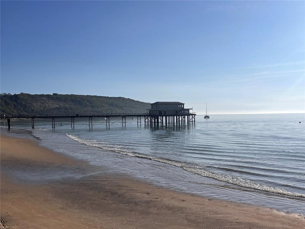 Totland Bay