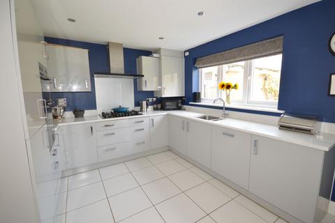 4 bedroom detached house for sale, Waring Crescent, Aylesbury HP22