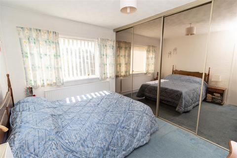 undefined, Oakdale Close, Dumpling Hall