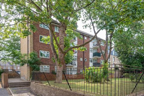 3 bedroom flat for sale, Kings Avenue, Clapham Park, London, SW4