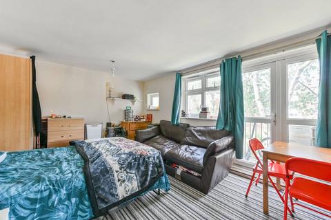 3 bedroom flat for sale, Kings Avenue, Clapham Park, London, SW4