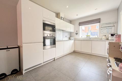 11 Agincourt, Houghton Le Spring, DH4 4ZJ
