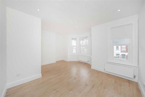 4 bedroom terraced house to rent, Ivy Road, London NW2