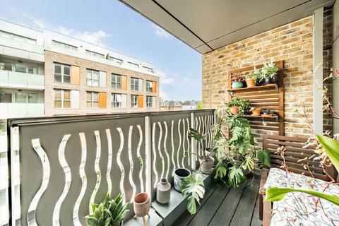 1 bedroom flat for sale, High Street, London N8