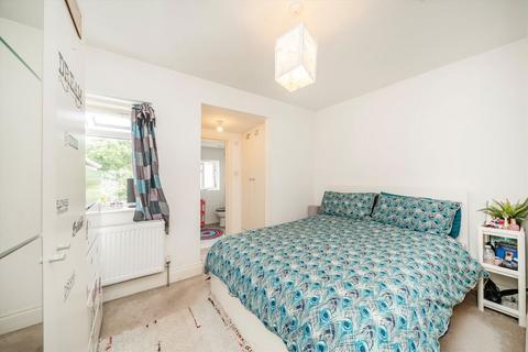 undefined, Linkfield Road, Isleworth TW7
