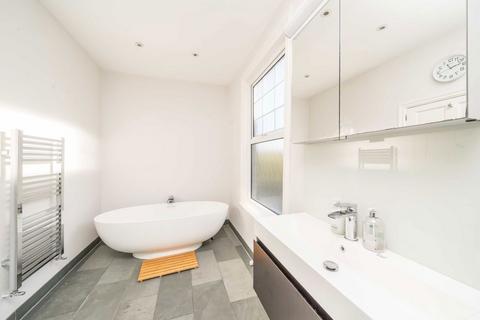 31 Witham Road, Isleworth, TW7 4AJ