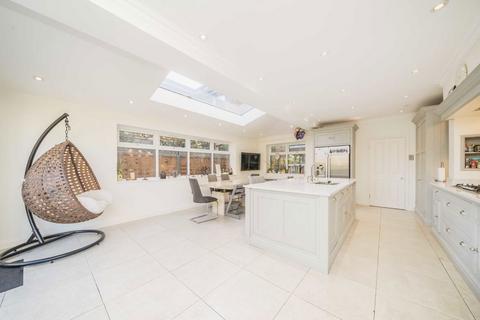 31 Witham Road, Isleworth, TW7 4AJ