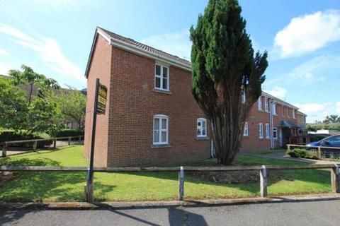 Studio to rent, York Road, Billericay