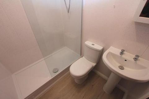 Studio to rent, York Road, Billericay