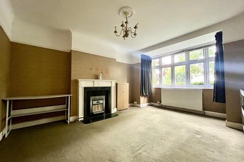 26 Elmcroft Drive, Chessington, KT9 1DU