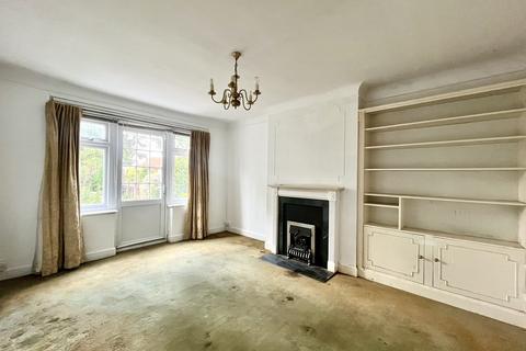 26 Elmcroft Drive, Chessington, KT9 1DU