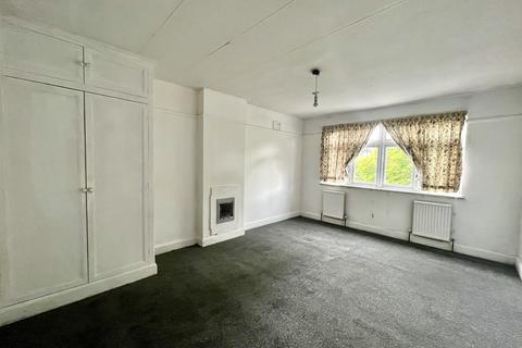 26 Elmcroft Drive, Chessington, KT9 1DU
