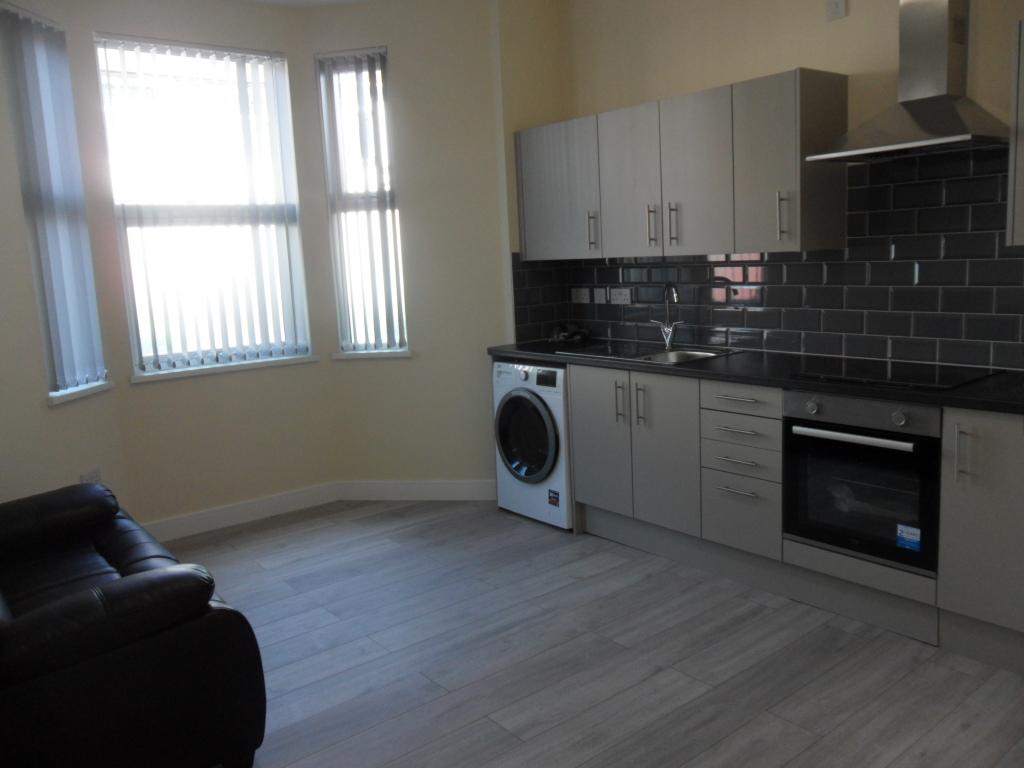 Marlborough road stoke cv2 1 bed flat 900 pcm 208 pw 