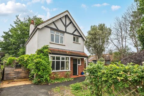 St. Pauls Road, Chichester, PO19