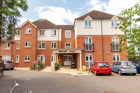 1 bedroom flat for sale, Massetts Road, Horley RH6