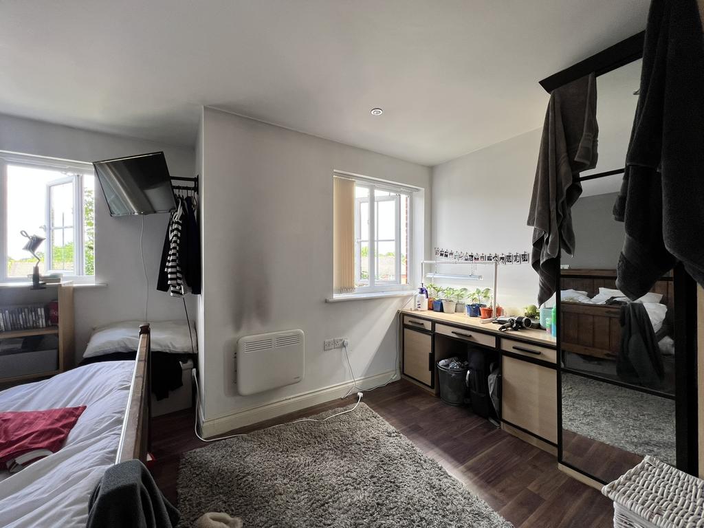 Eee.jpeg