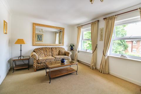 2 bedroom apartment for sale, Guildford Road East,  Farnborough, GU14