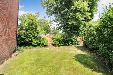 2 bedroom apartment for sale, Guildford Road East,  Farnborough, GU14