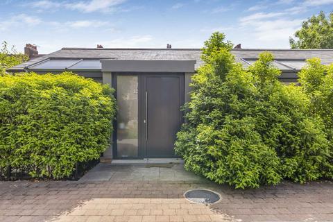 1 bedroom end of terrace house for sale, Ironworks Yard, London N4