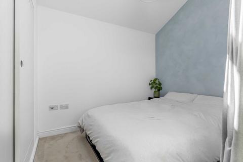 1 bedroom end of terrace house for sale, Ironworks Yard, London N4