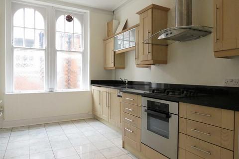 3 bedroom apartment to rent, Fitzjames Avenue, West Kensington, W14