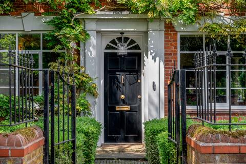 6 bedroom detached house for sale, The Old Parsonage 15-17 Main Street Barton Under Needwood, Derbyshire, DE13 8AA