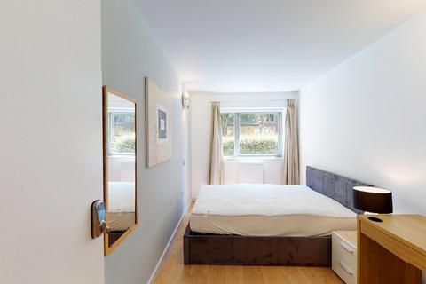1 bedroom in a flat share to rent, Greenroof Way, London, SE10