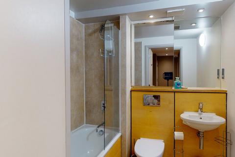1 bedroom in a flat share to rent, Greenroof Way, London, SE10
