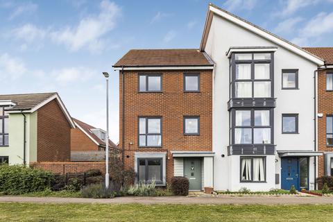 10 Brace Dein, Cambourne, Cambridge, CB23 6HT