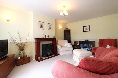 2 bedroom semi-detached bungalow for sale, Jedburgh Close, Newcastle Upon Tyne NE5