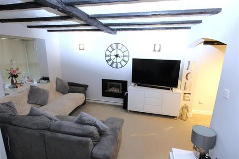3 bedroom mews to rent, Ridgway Gardens, Lymm