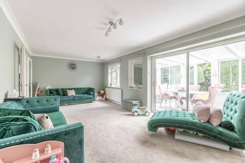 2 bedroom detached bungalow for sale, Denham UB9