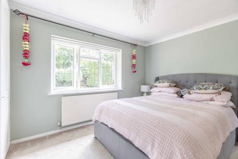 2 bedroom detached bungalow for sale, Denham UB9