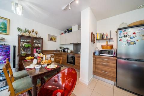 2 bedroom flat for sale, Bromyard House, Bromyard Avenue, London, W3
