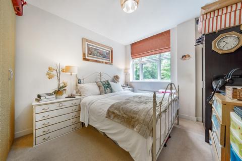 2 bedroom flat for sale, Bromyard House, Bromyard Avenue, London, W3
