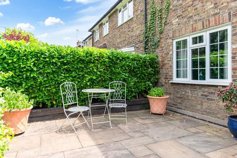 undefined, Portsmouth Road, Thames Ditton KT7